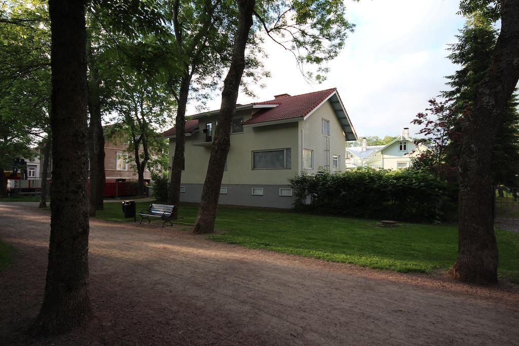 Appartement Majoitushuoneisto Tuomipuisto à Naantali Extérieur photo