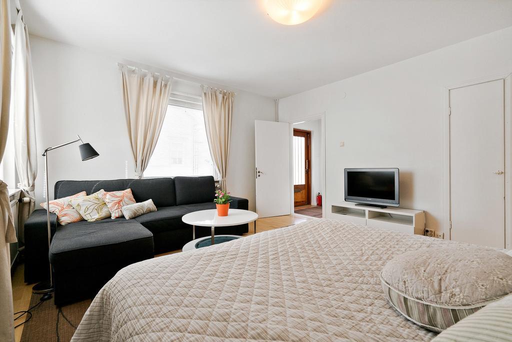 Appartement Majoitushuoneisto Tuomipuisto à Naantali Extérieur photo