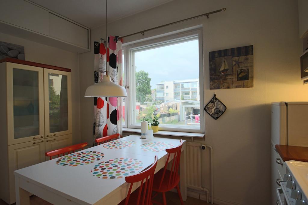 Appartement Majoitushuoneisto Tuomipuisto à Naantali Chambre photo